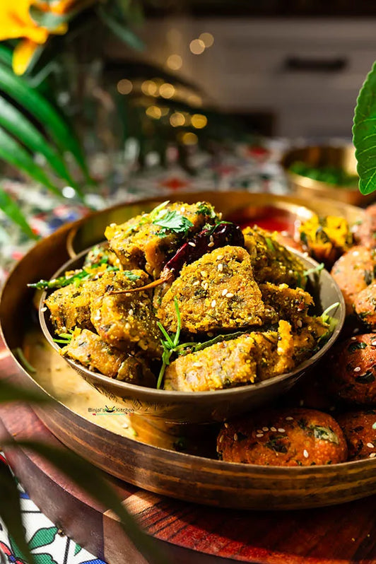 Spicy Gujarati Kathiyawadi Methi Muthia Curry: A Flavorful Delight!
